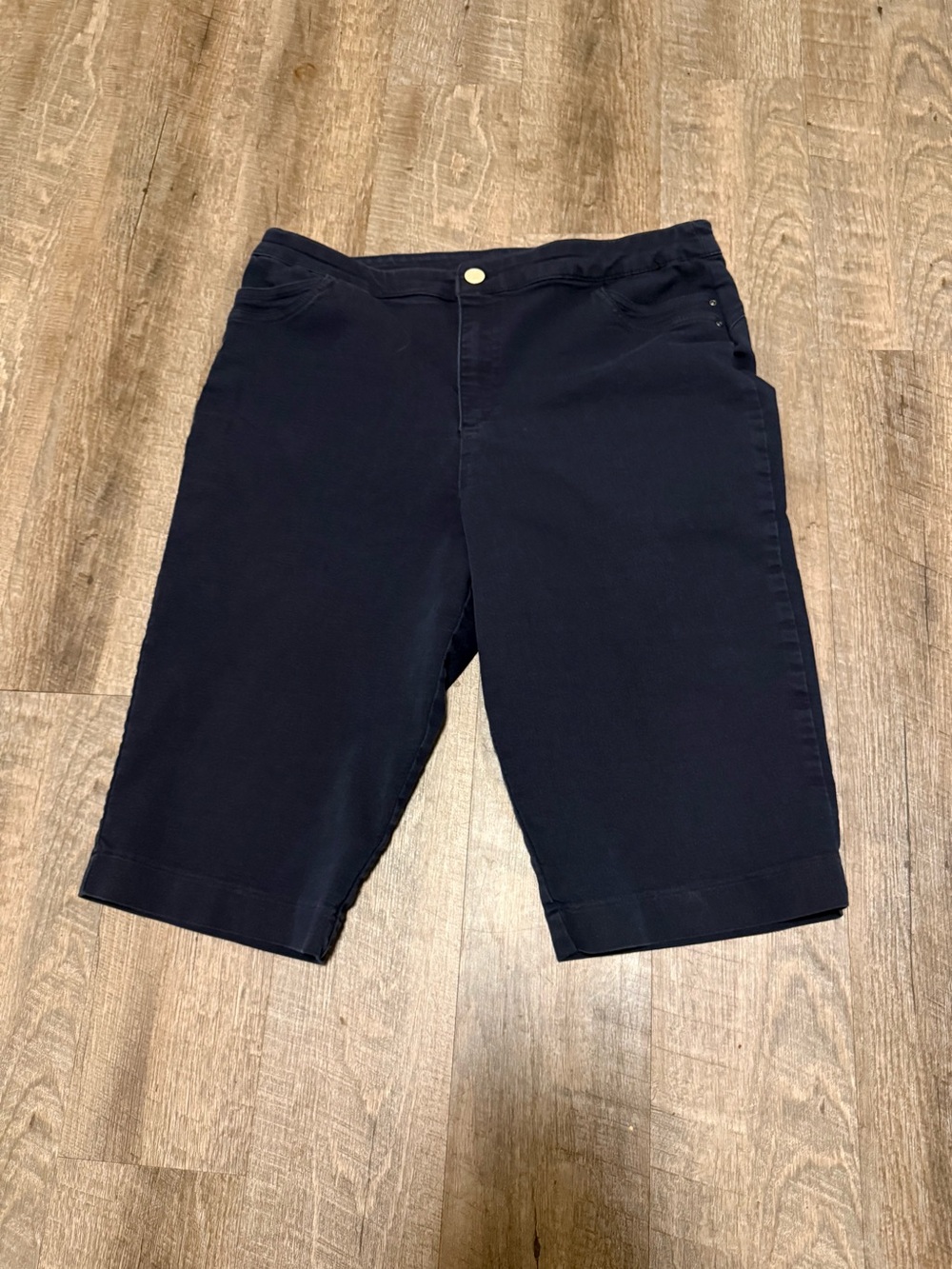 Christopher & Banks Navy Stretch Capri pants